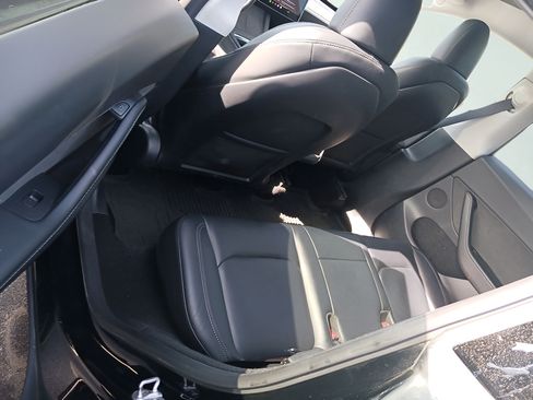 Used 2023 Tesla Model Y Performance AWD/4WD image 5