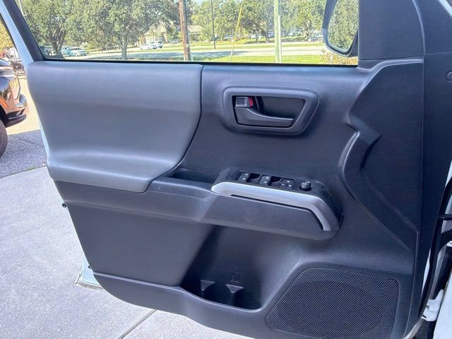 Used 2022 Toyota Tacoma SR5 RWD image 10