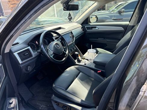 Used 2019 Volkswagen Atlas SE FWD image 4