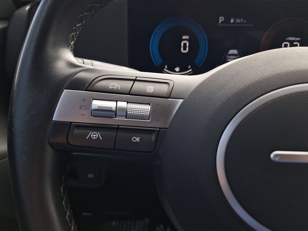 Certified 2025 Hyundai Kona SEL AWD/4WD image 16