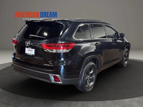 Used 2018 Toyota Highlander Limited Platinum AWD/4WD image 5