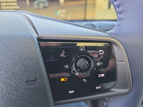 New 2026 Nissan Leaf Platinum+ w/ Floor Mat Package (Platinum+) image 18