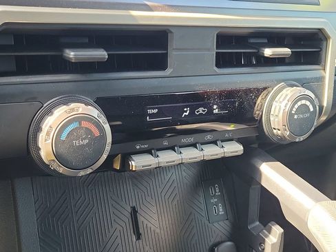 Used 2025 Toyota Tacoma SR5 AWD/4WD image 16