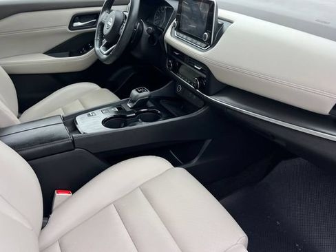 Used 2023 Nissan Rogue SV w/ SV Premium B Package FWD image 20