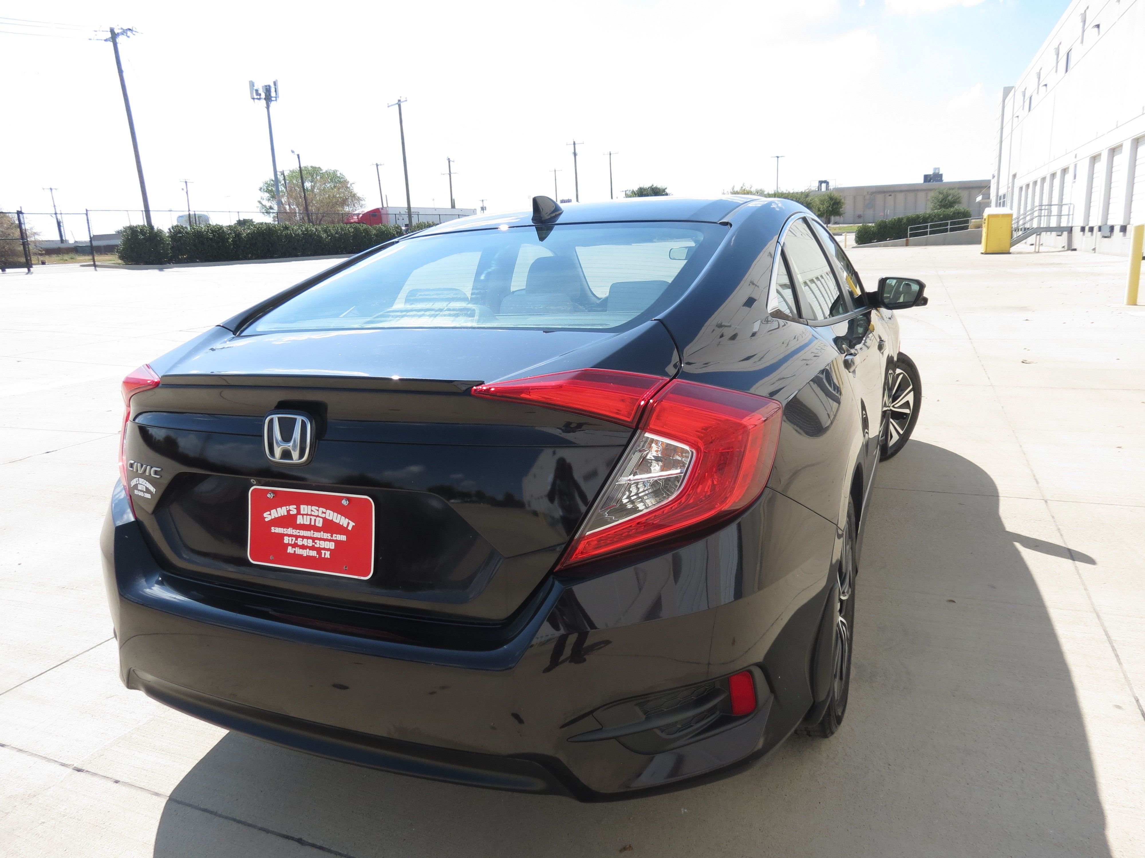 Used 2018 Honda Civic EX-T image 4