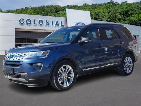 Used 2019 Ford Explorer XLT w/ Equipment Group 202A image 3