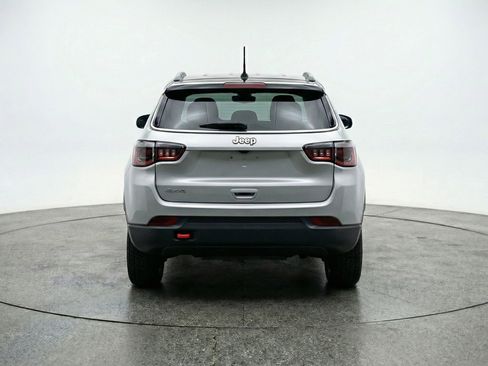 Used 2025 Jeep Compass Trailhawk AWD/4WD image 7