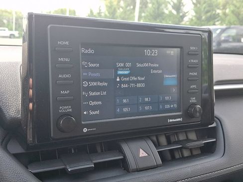 Used 2021 Toyota RAV4 XLE AWD/4WD image 16