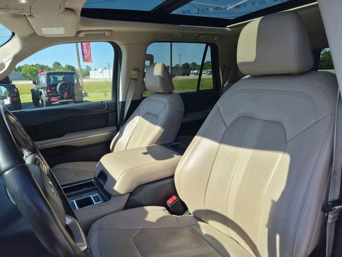 Used 2023 Ford Expedition Limited RWD image 14
