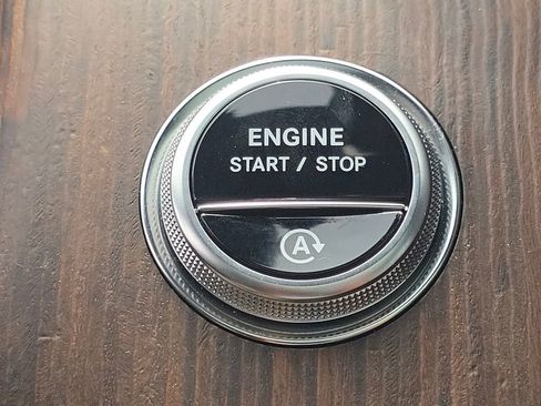 Certified 2026 Mercedes-Benz GLC 300 4MATIC image 36