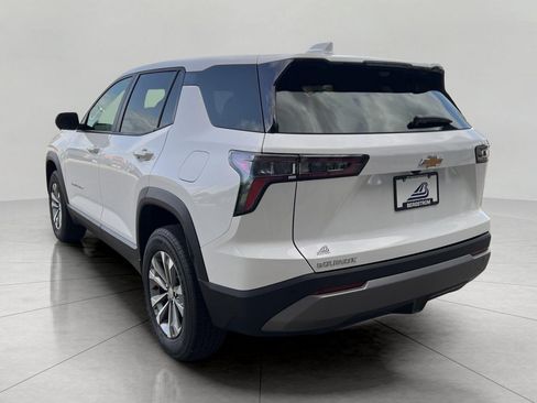 Used 2026 Chevrolet Equinox LT w/ Safety and Technology Package FWD image 10