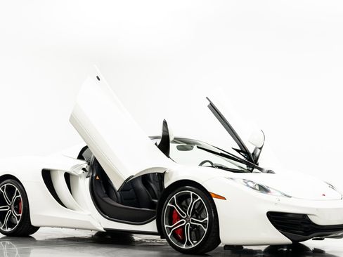Used 2014 McLaren MP4-12C Spider RWD image 3