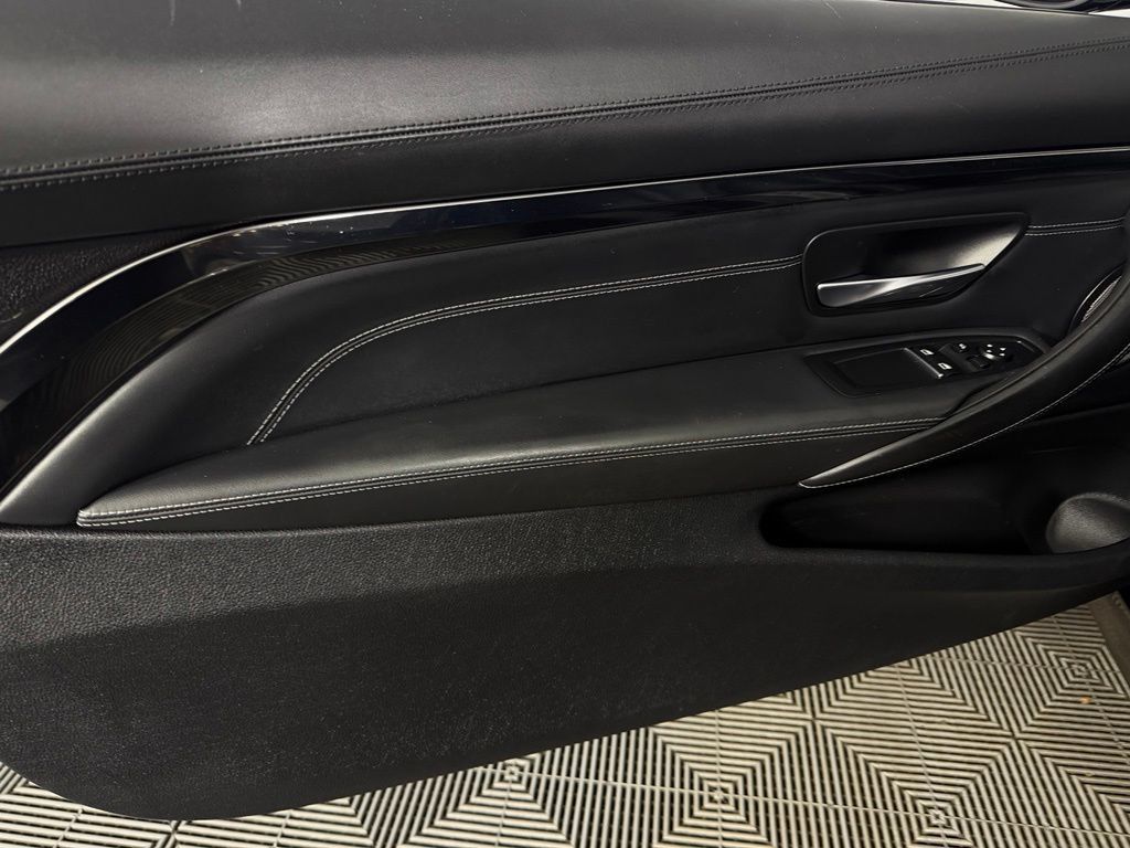 Used 2020 BMW M4 Coupe w/ Competition Package RWD image 23