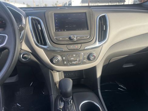 Used 2022 Chevrolet Equinox LS image 18