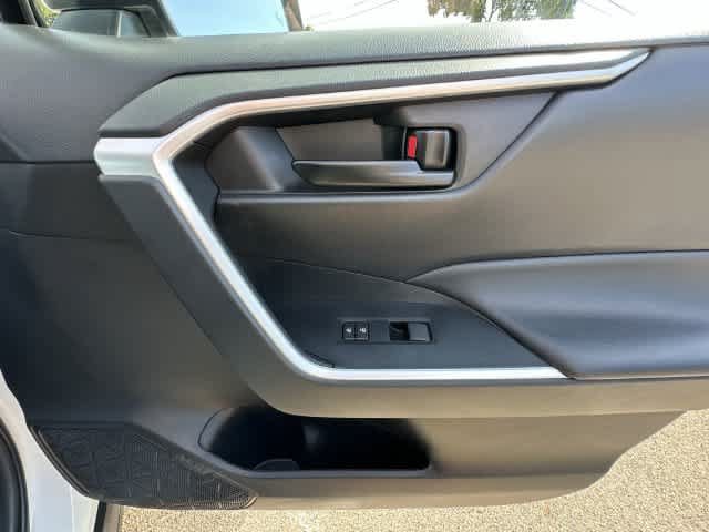 Used 2023 Toyota RAV4 LE AWD/4WD image 21