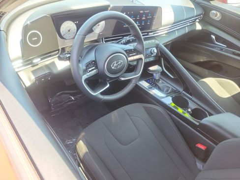 Certified 2023 Hyundai Elantra SEL w/ Convenience Package FWD image 6