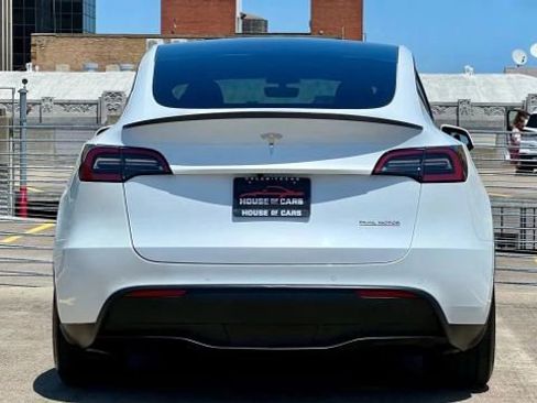 Used 2022 Tesla Model Y Performance image 8