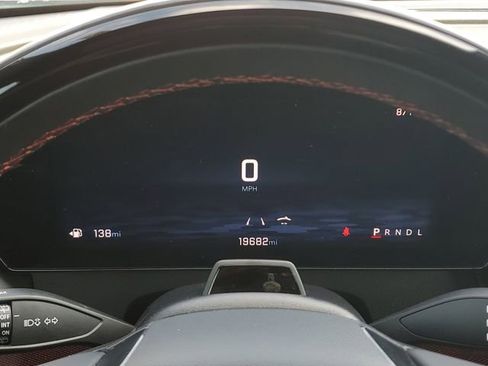 Used 2024 Chevrolet Traverse RS FWD image 28