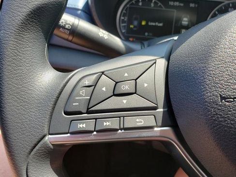 New 2025 Nissan Versa SV w/ Trunk Package FWD image 18