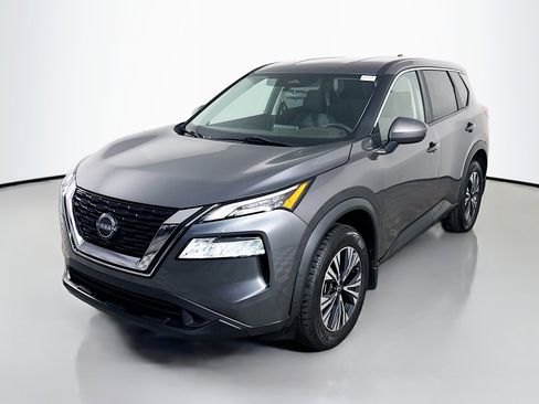 Used 2023 Nissan Rogue SV image 4