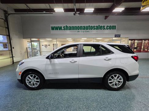 Used 2022 Chevrolet Equinox LS FWD image 11