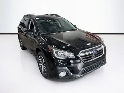 Used 2018 Subaru Outback 2.5i Limited image 3