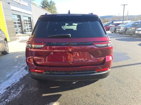 New 2025 Jeep Grand Cherokee Altitude image 5