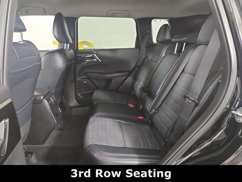 New 2026 Mitsubishi Outlander SE image 11