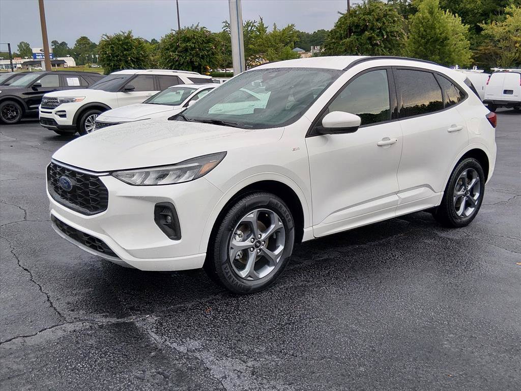 Certified 2024 Ford Escape ST-Line Select AWD/4WD image 8