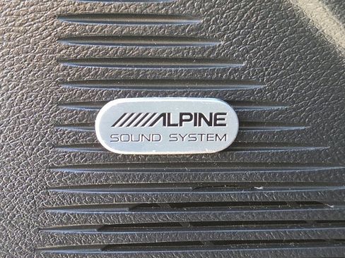 Used 2015 Dodge Challenger R/T Scat Pack w/ Leather Interior Group image 19