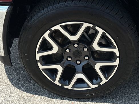 Used 2025 RAM 1500 Laramie AWD/4WD image 9