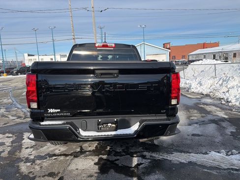 Used 2024 Chevrolet Colorado LT w/ LT Convenience Package II image 6