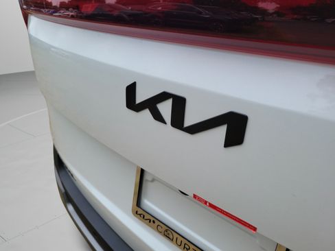 New 2027 Kia Carnival SX Prestige FWD image 31