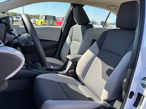 Used 2026 Toyota Corolla LE image 11