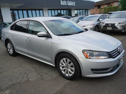 Used 2015 Volkswagen Passat 1.8T Wolfsburg Edition FWD image 3