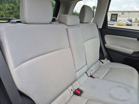 Used 2014 Subaru Forester 2.5i Premium w/ All-Weather Package AWD/4WD image 32