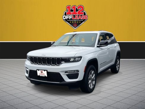 Used 2022 Jeep Grand Cherokee Limited image 3