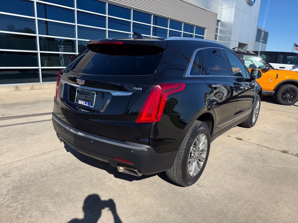 Used 2017 Cadillac XT5 Luxury w/ Driver Awareness Package FWD image 9