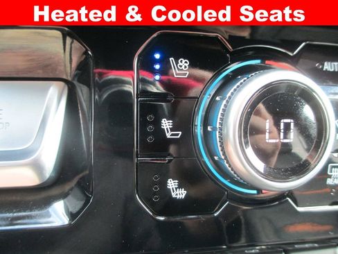 Used 2024 GMC Sierra 1500 AT4 w/ Technology Package image 21