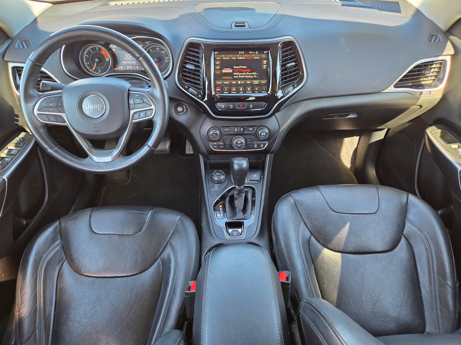 Used 2019 Jeep Cherokee Limited w/ Luxury Group AWD/4WD image 10