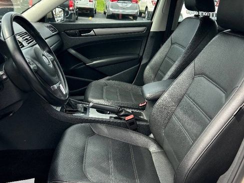 Used 2015 Volkswagen Passat 1.8T SE FWD image 9