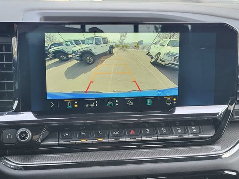 Used 2023 Chevrolet Silverado 1500 ZR2 w/ Technology Package image 21