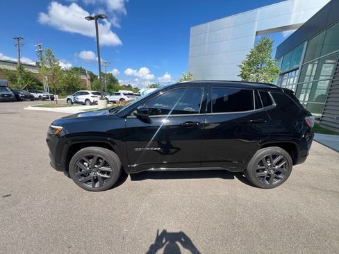 Used 2024 Jeep Compass Limited w/ High Altitude Package AWD/4WD image 8