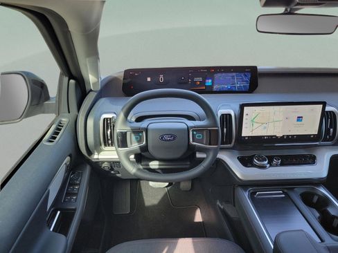 New 2025 Ford Expedition Active AWD/4WD image 18