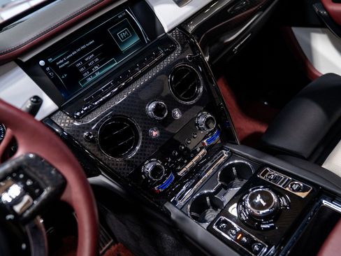 Used 2022 Rolls-Royce Cullinan Black Badge w/ Dark Exterior Package image 36