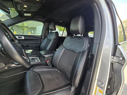 Used 2023 Ford Explorer ST AWD/4WD image 11