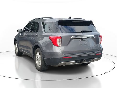 Used 2022 Ford Explorer XLT w/ Equipment Group 202A image 3