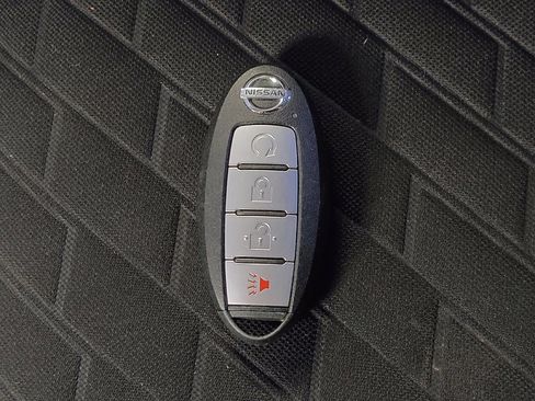 Used 2021 Nissan Kicks SV image 32