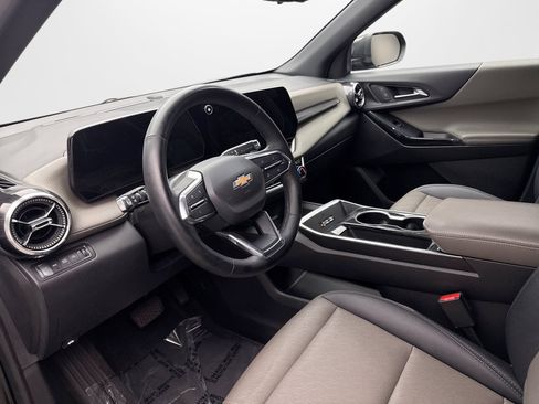 Used 2025 Chevrolet Equinox LT w/ Convenience Package II AWD/4WD image 10