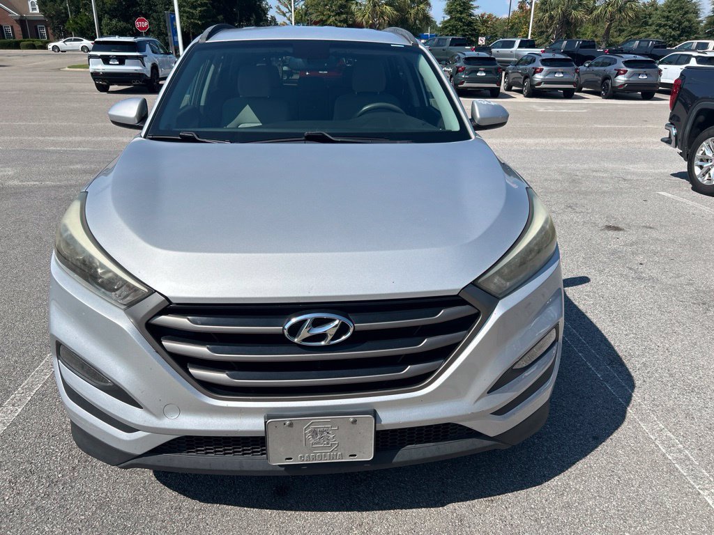 Used 2016 Hyundai Tucson SE w/ Option Group 02 FWD image 2